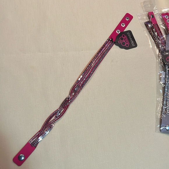 Wrap brackets pick 4 for $20 - Picture 2 of 7